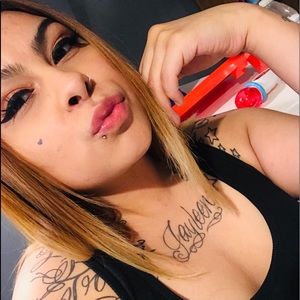 Meet your Posher, Yesenia